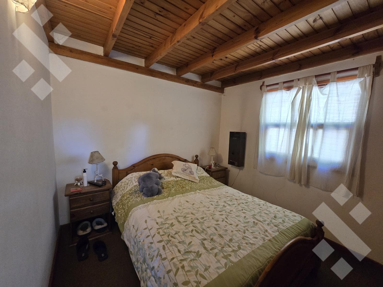 FOR SALE: 4-BEDROOM HOUSE WITH BARBECUE AREA AND COVERED GARAGE - DOWNTOWN - SAN MARTIN DE LOS ANDES