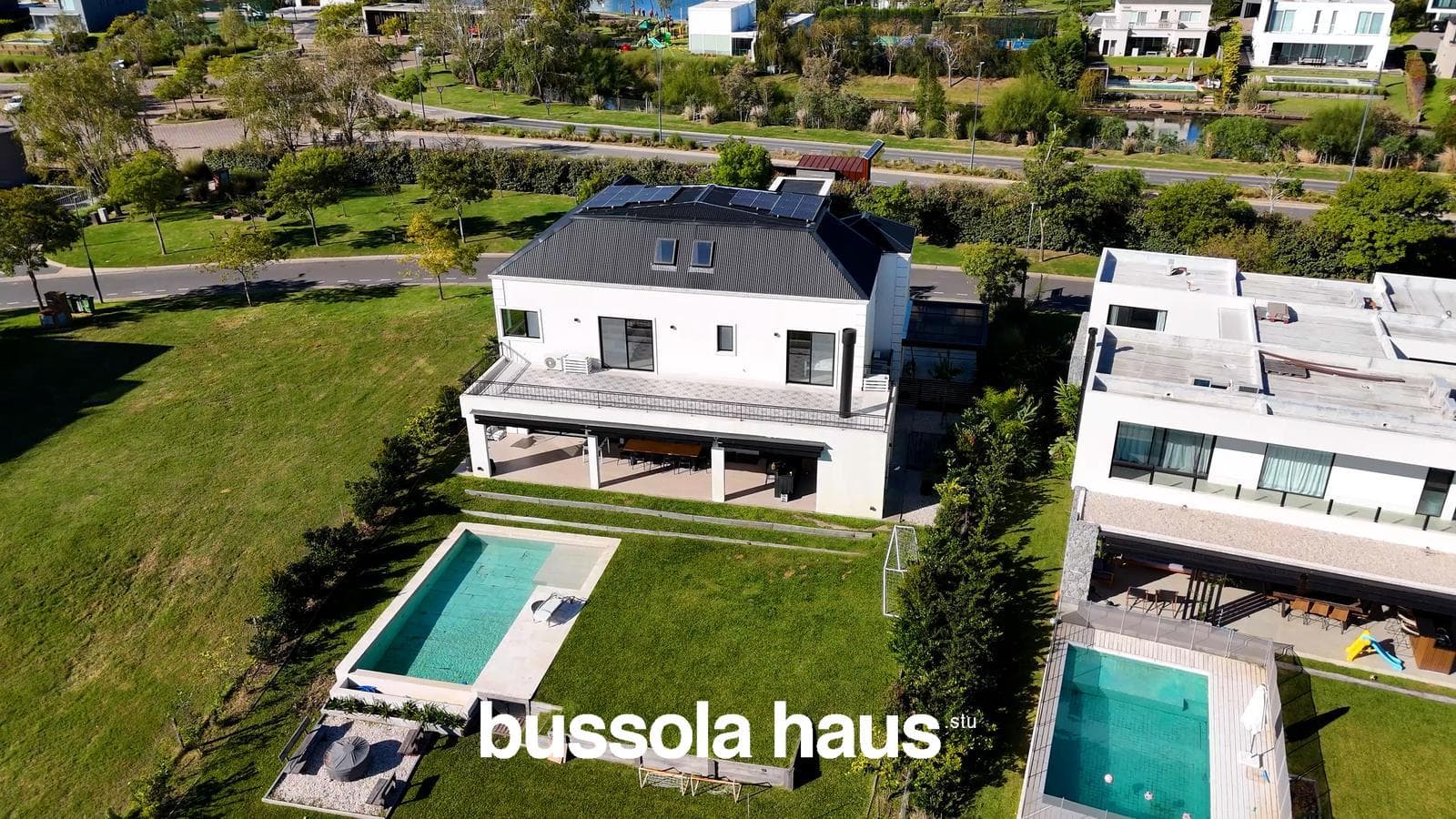 8-room house for sale with a pool in Ceibos Puertos Escobar