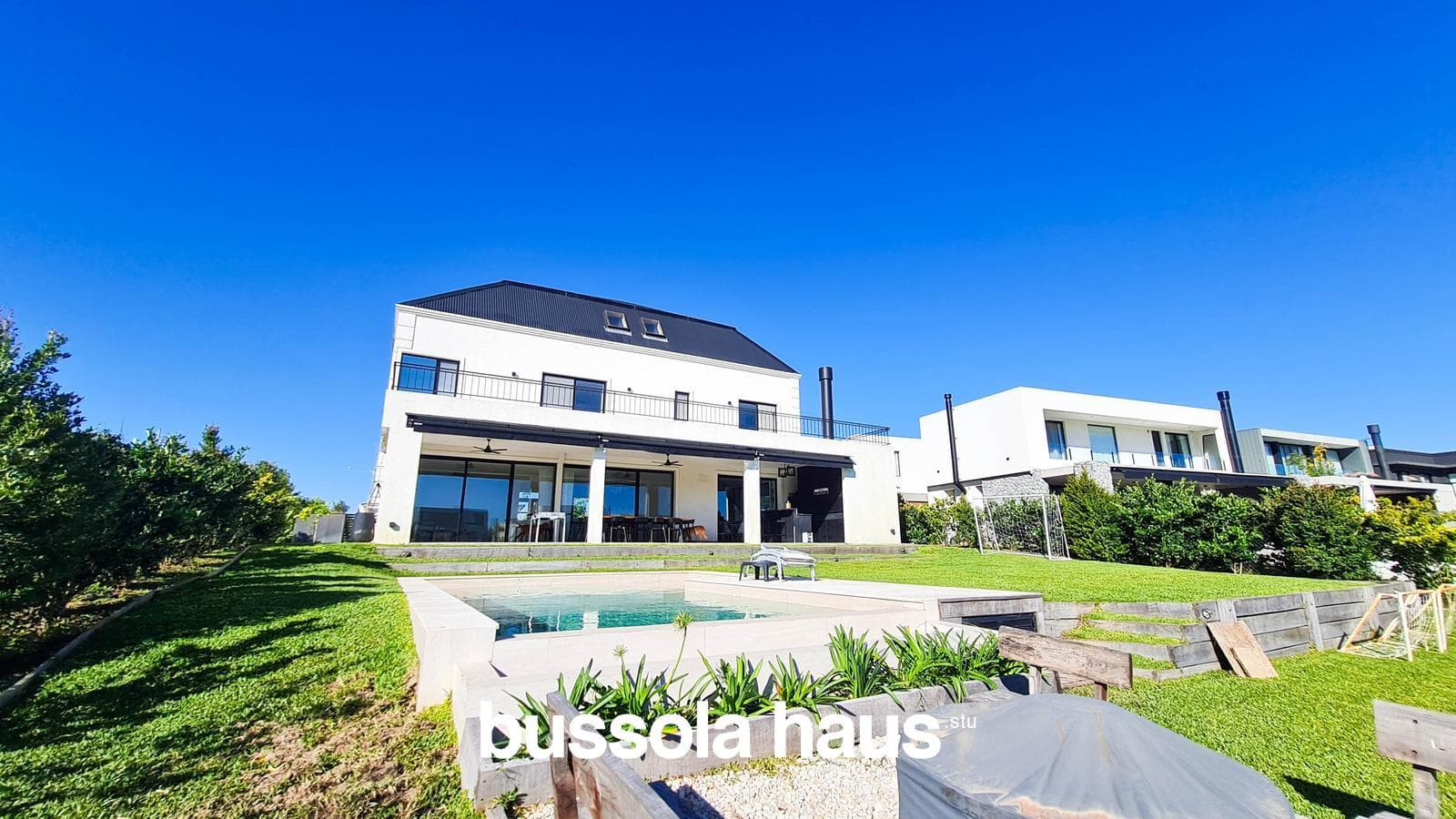 8-room house for sale with a pool in Ceibos Puertos Escobar
