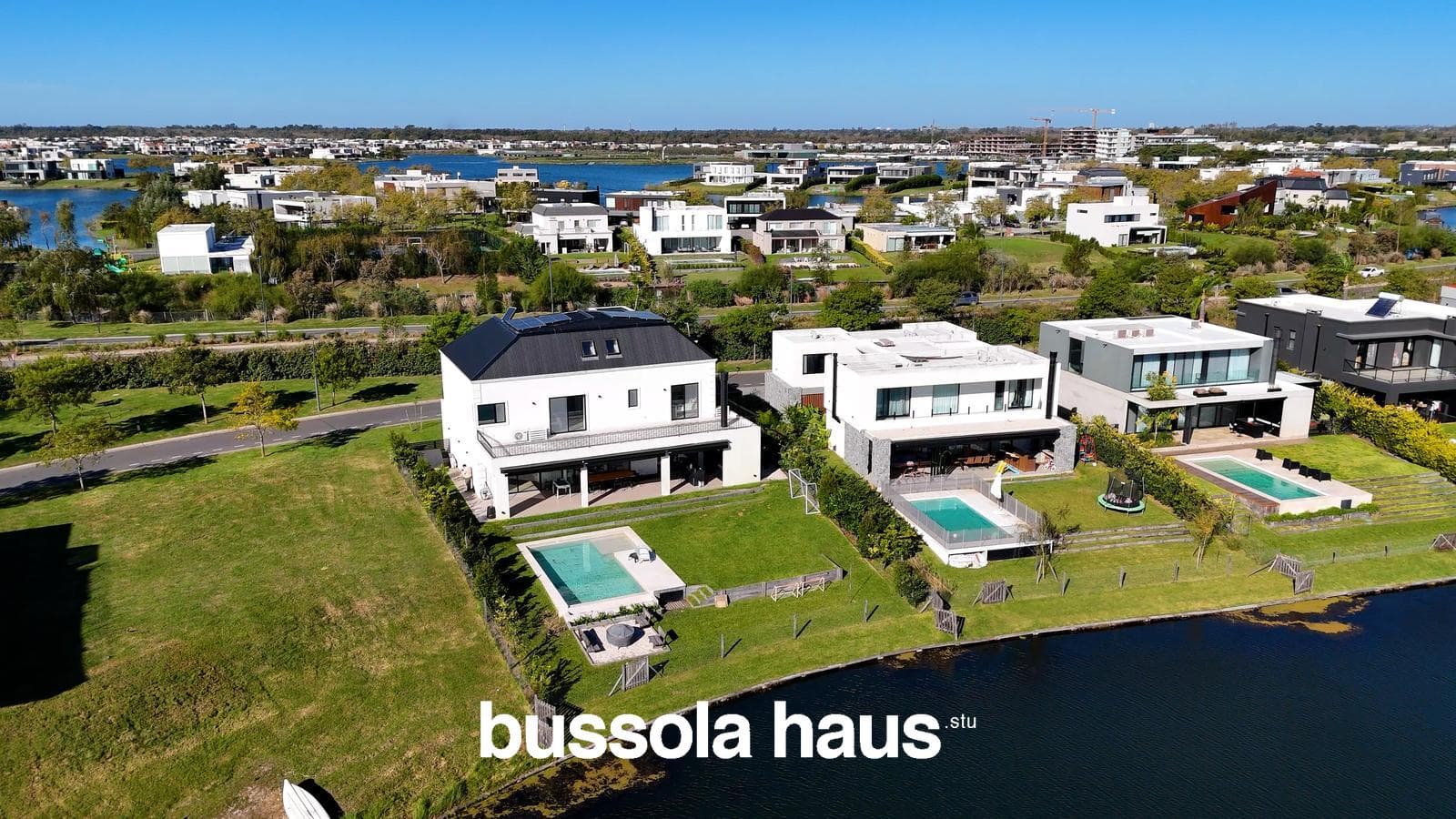 8-room house for sale with a pool in Ceibos Puertos Escobar