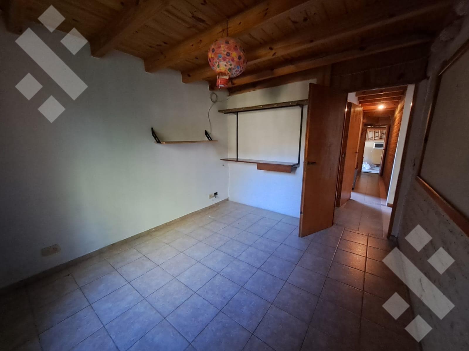 OPPORTUNITY: HOUSE AND APARTMENT in La Cascada