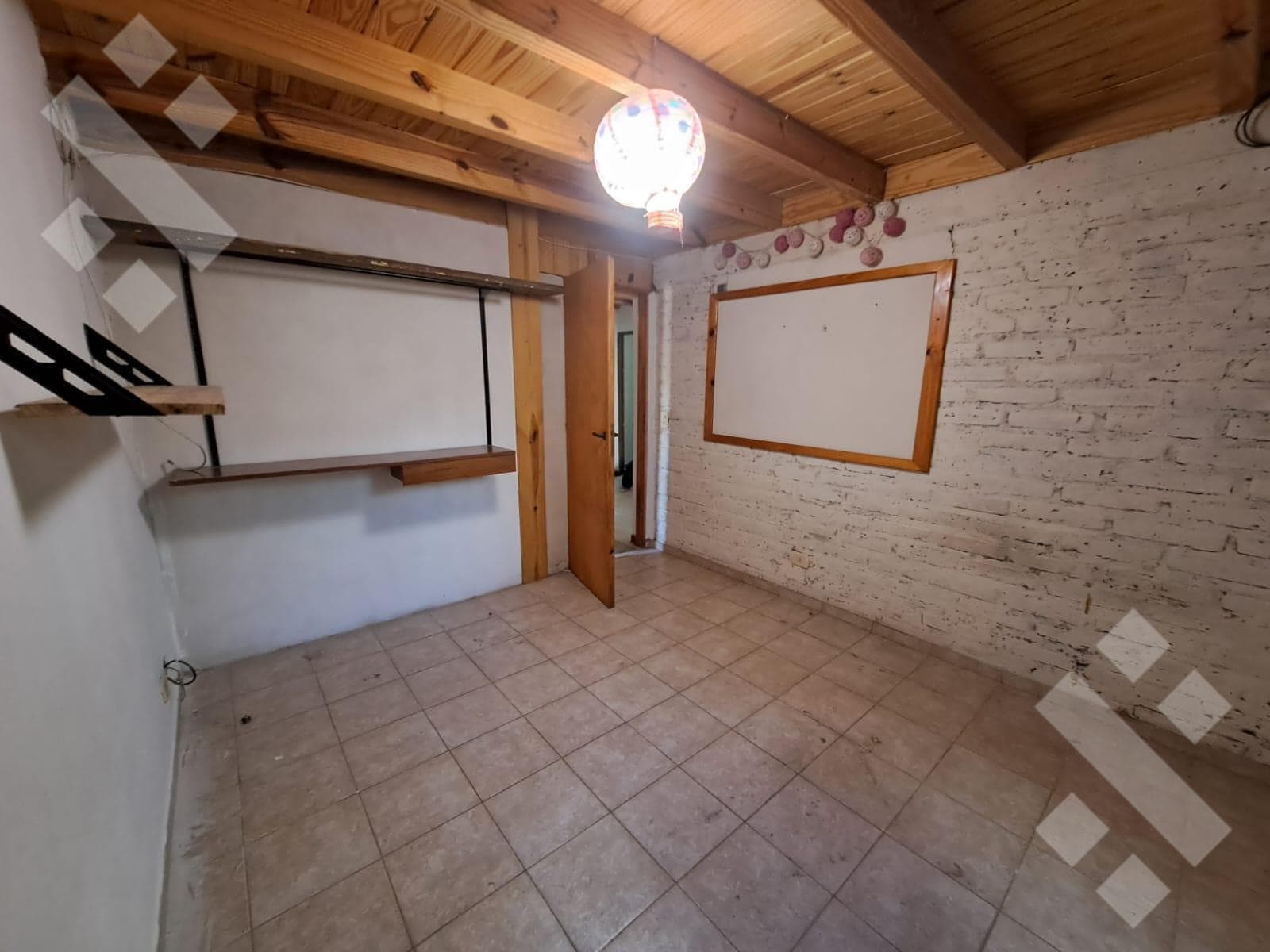 OPPORTUNITY: HOUSE AND APARTMENT in La Cascada