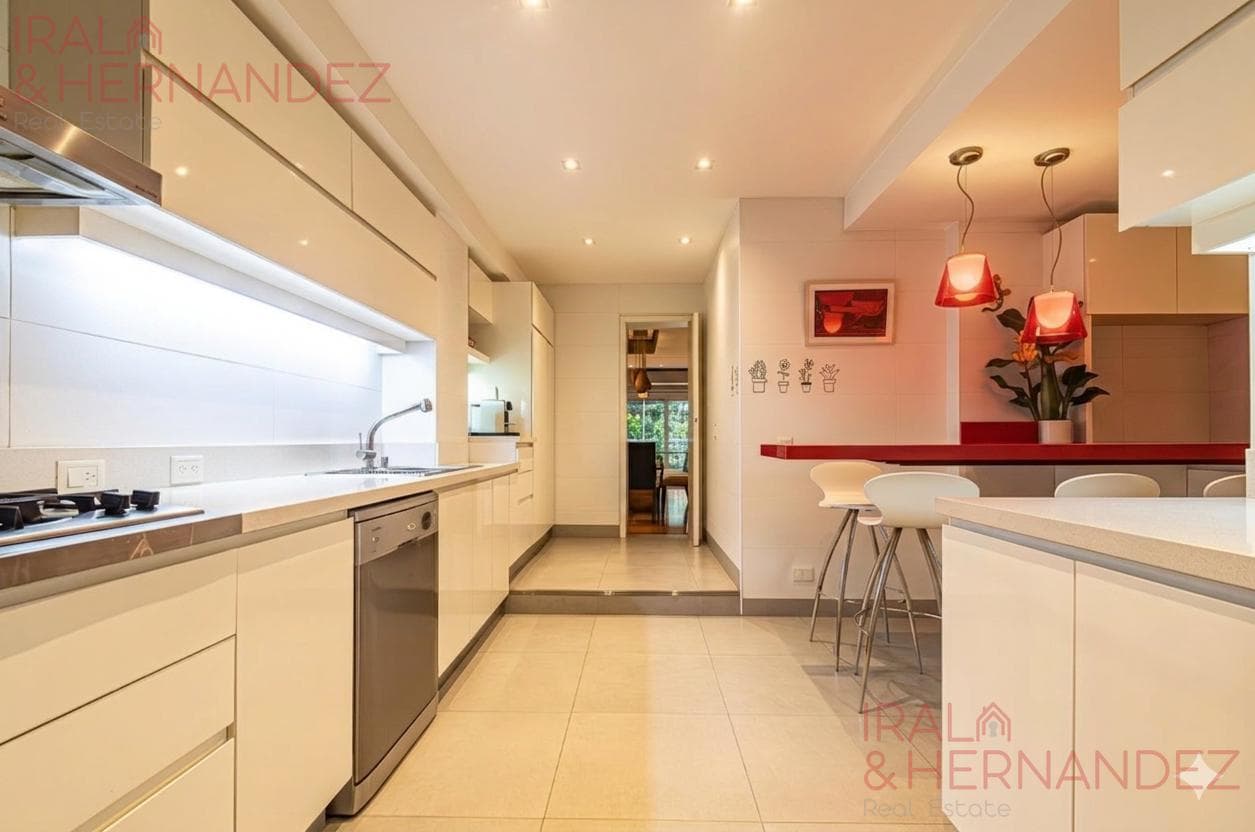 4-Room Apartment for Sale with Parking Space in Rosedal - Palermo