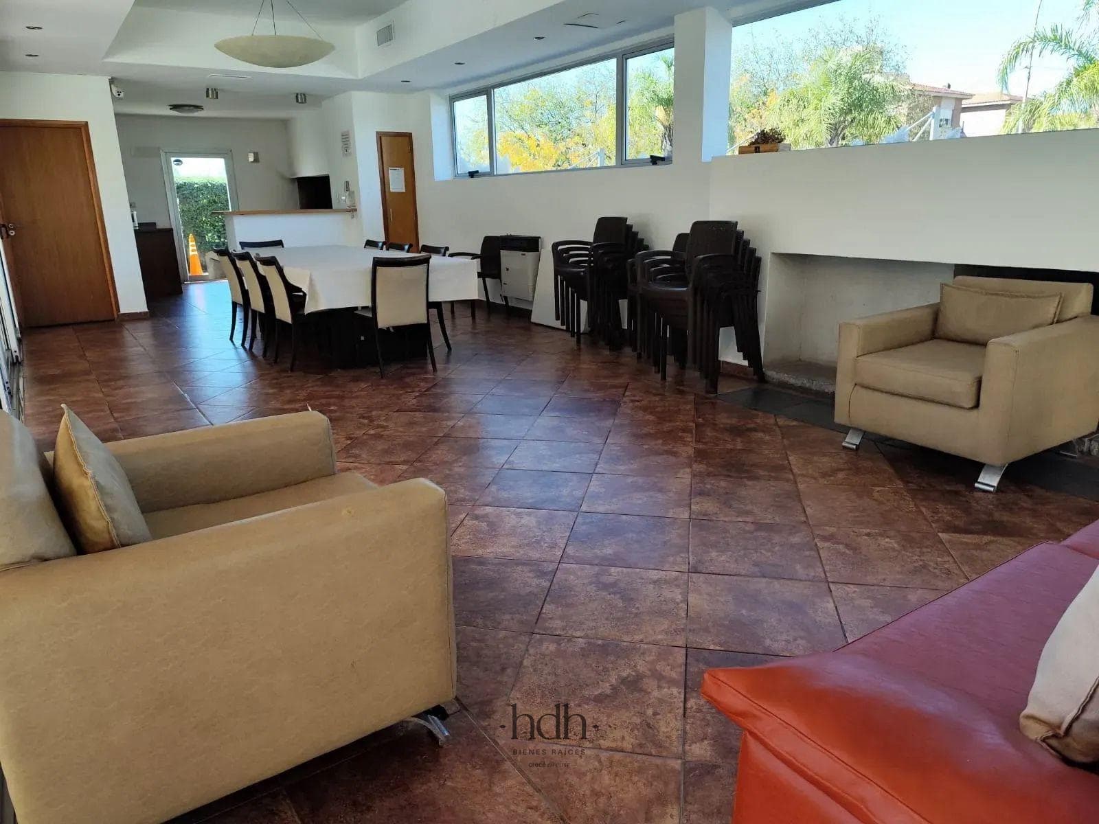 Mai TeI Apartment for Sale: 2 bedrooms, 1 bathroom, with garage; eligible for financing