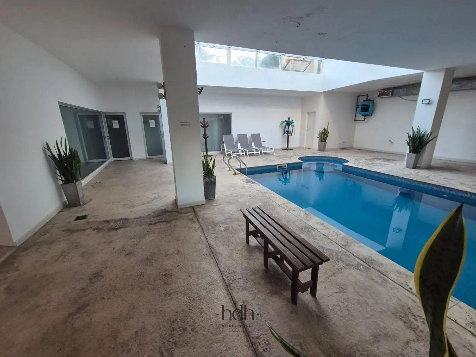 Mai TeI Apartment for Sale: 2 bedrooms, 1 bathroom, with garage; eligible for financing
