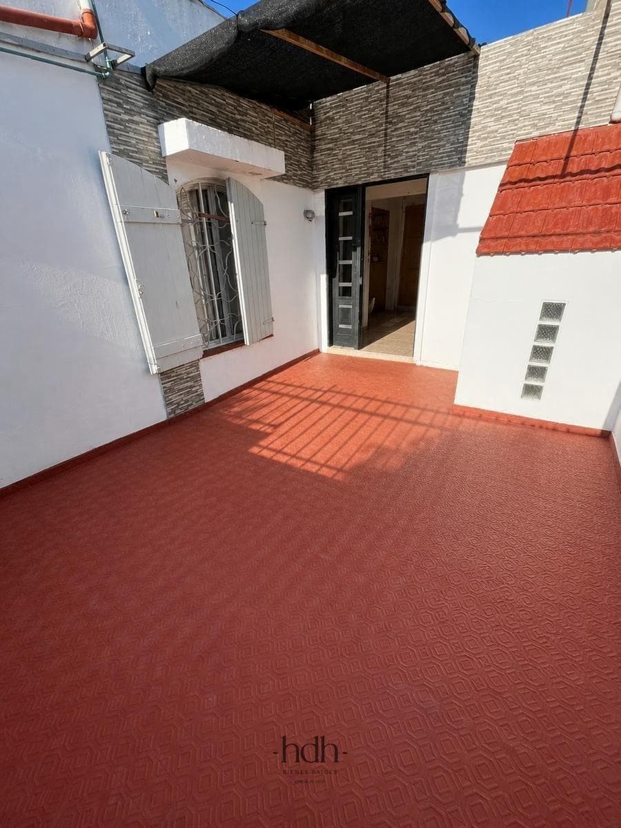 House for sale: 2 bedrooms, 1 bathroom, patio, plus an apartment
