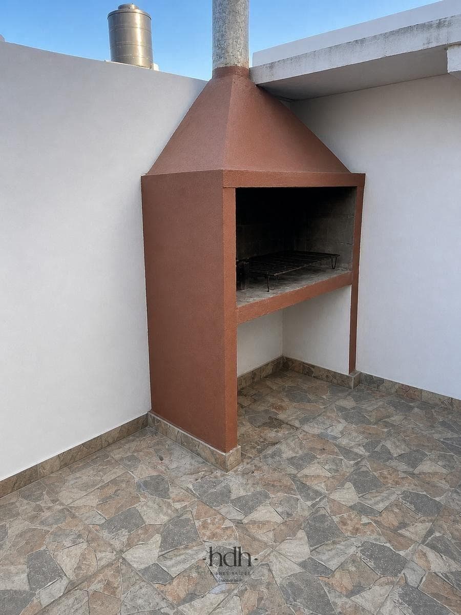 House for sale: 2 bedrooms, 1 bathroom, patio, plus an apartment