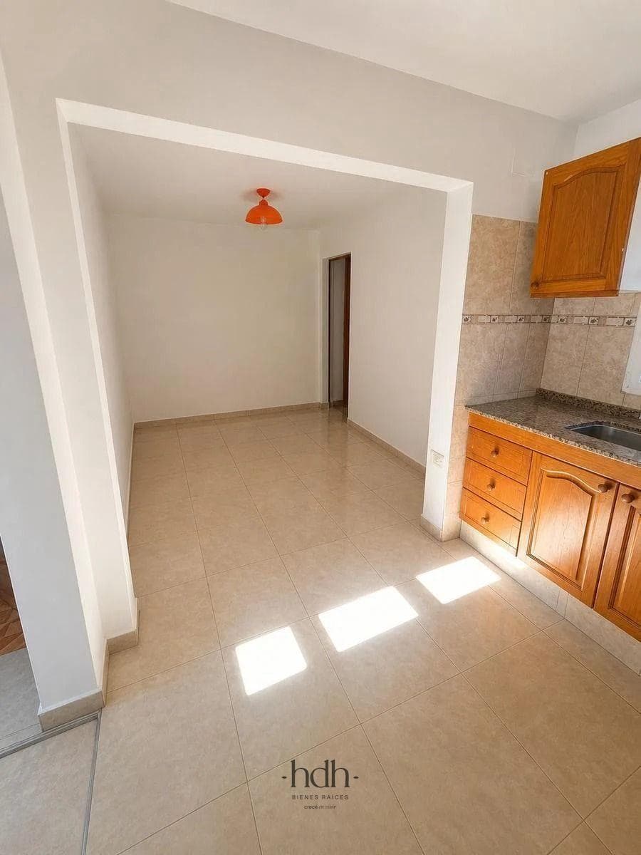 House for sale: 2 bedrooms, 1 bathroom, patio, plus an apartment