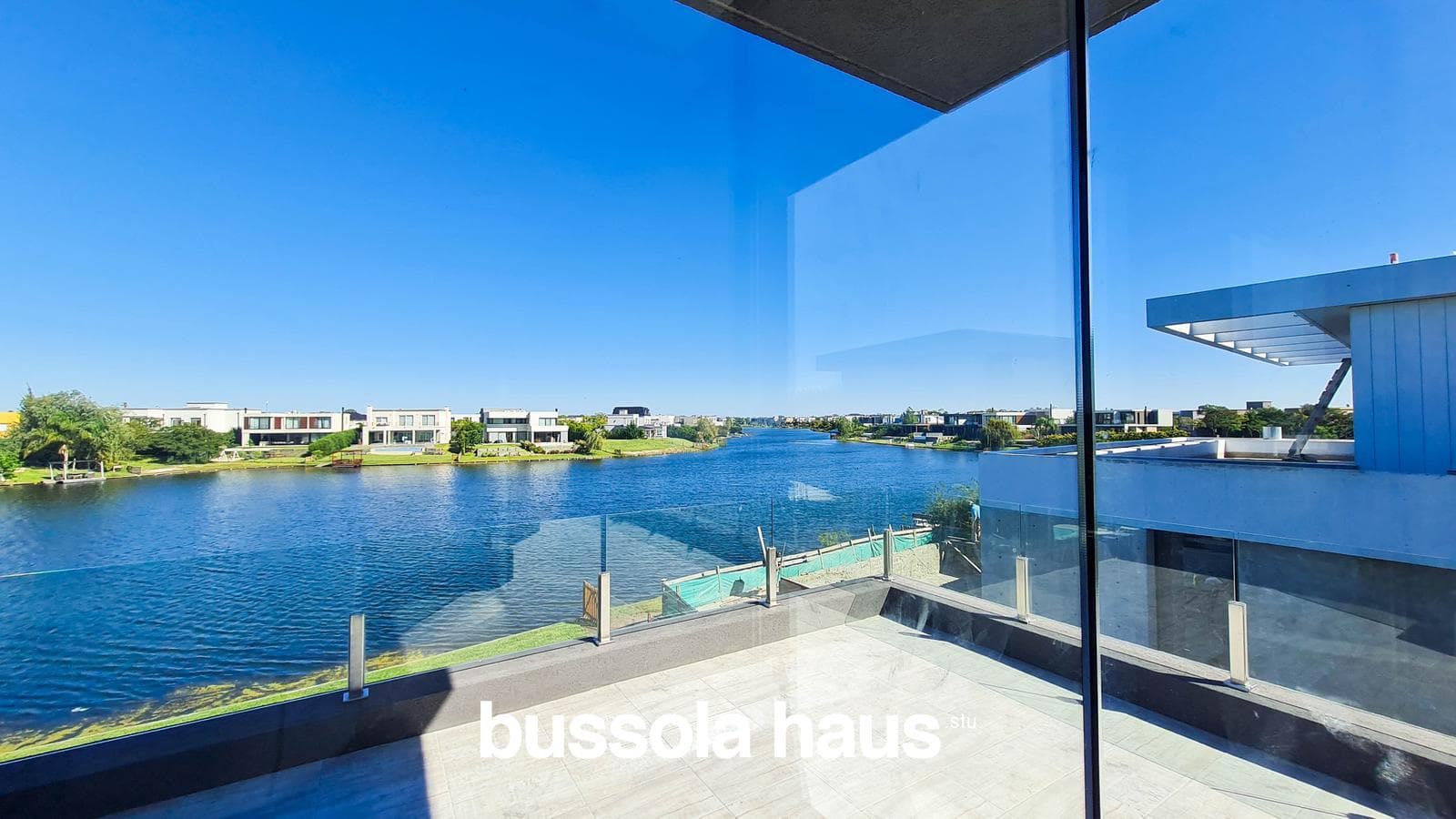 5-room house for sale with a large pond in Vistas Puertos Escobar
