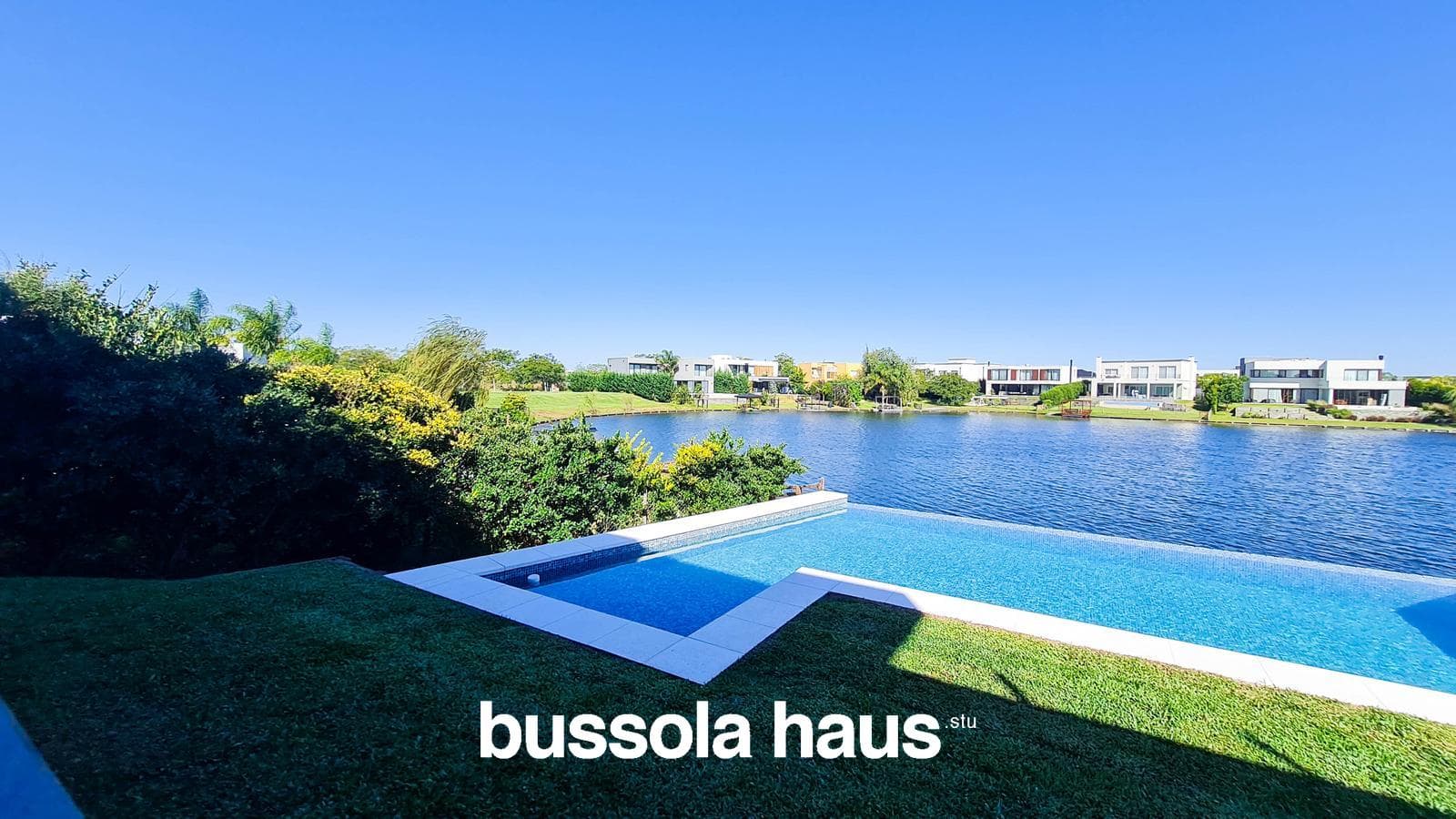 5-room house for sale with a large pond in Vistas Puertos Escobar