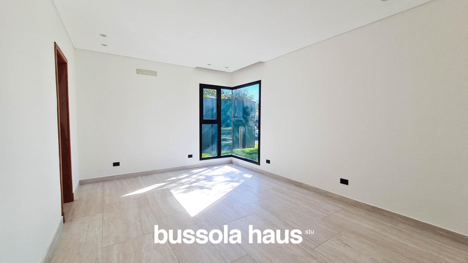 5-room house for sale with a large pond in Vistas Puertos Escobar