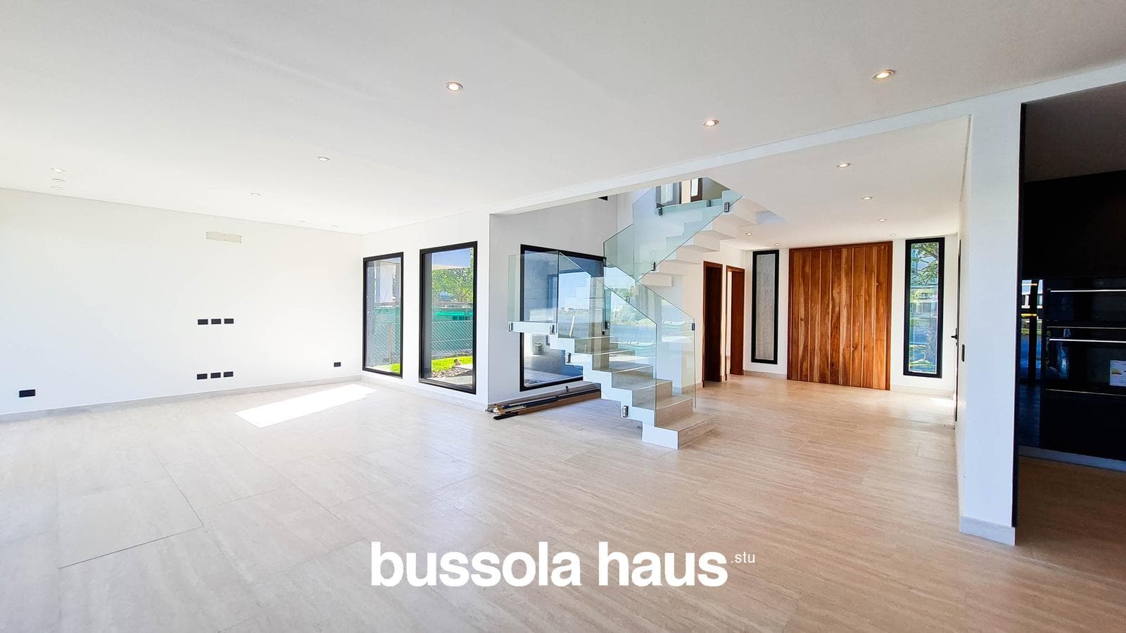 5-room house for sale with a large pond in Vistas Puertos Escobar