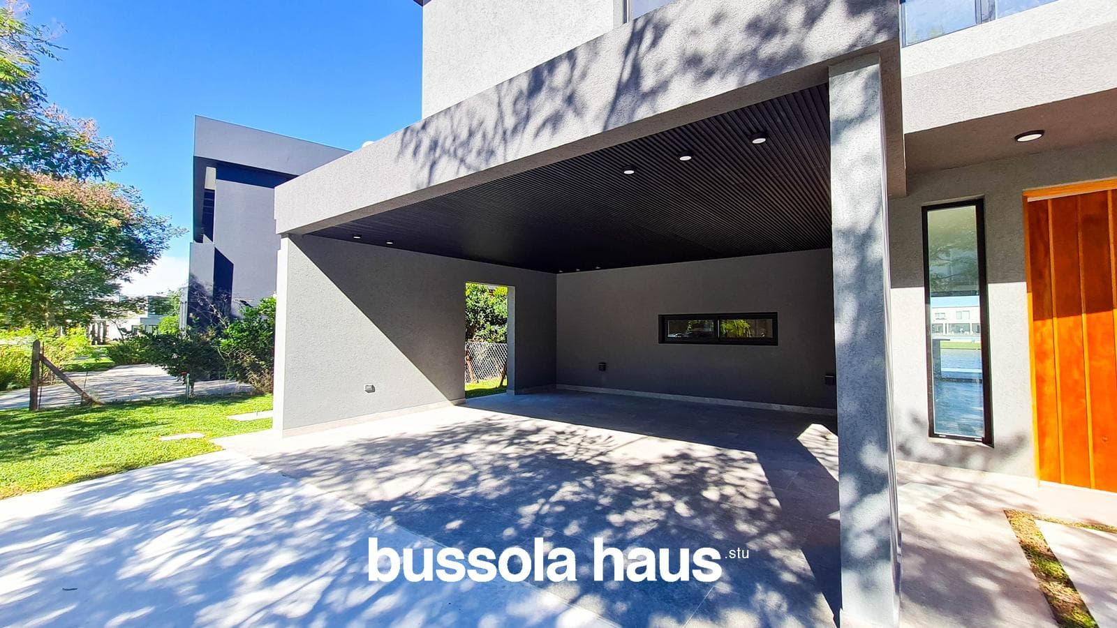 5-room house for sale with a large pond in Vistas Puertos Escobar