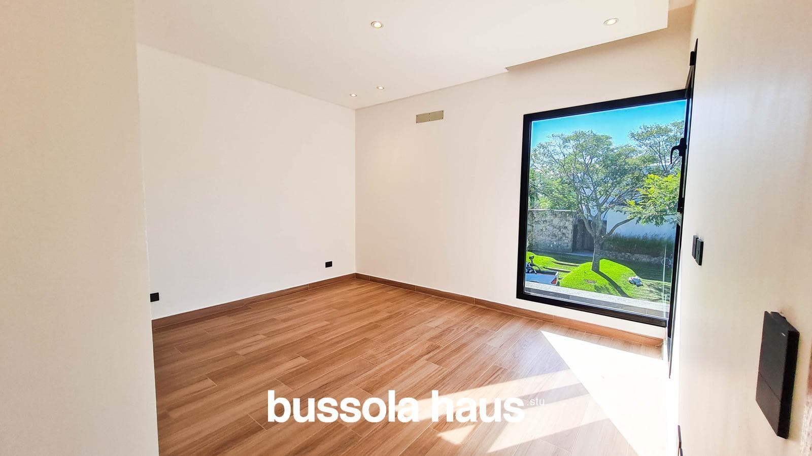 5-room house for sale with a large pond in Vistas Puertos Escobar