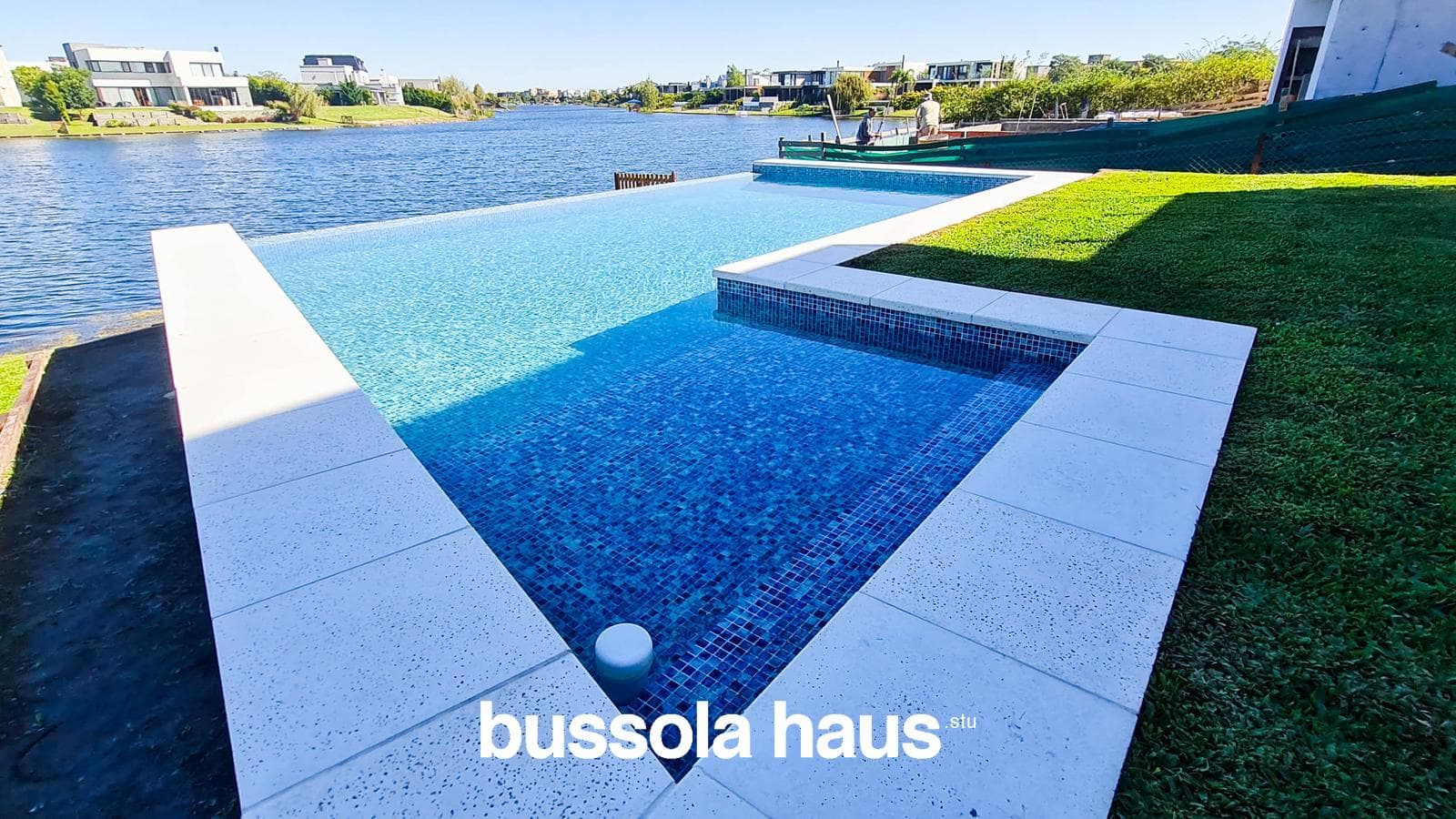 5-room house for sale with a large pond in Vistas Puertos Escobar