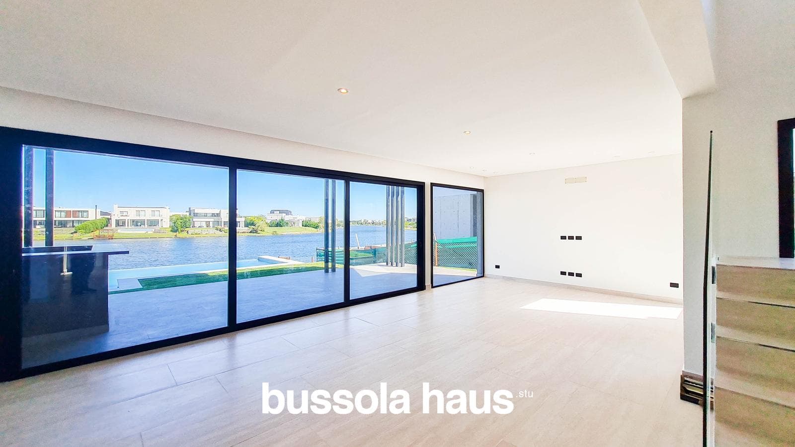 5-room house for sale with a large pond in Vistas Puertos Escobar