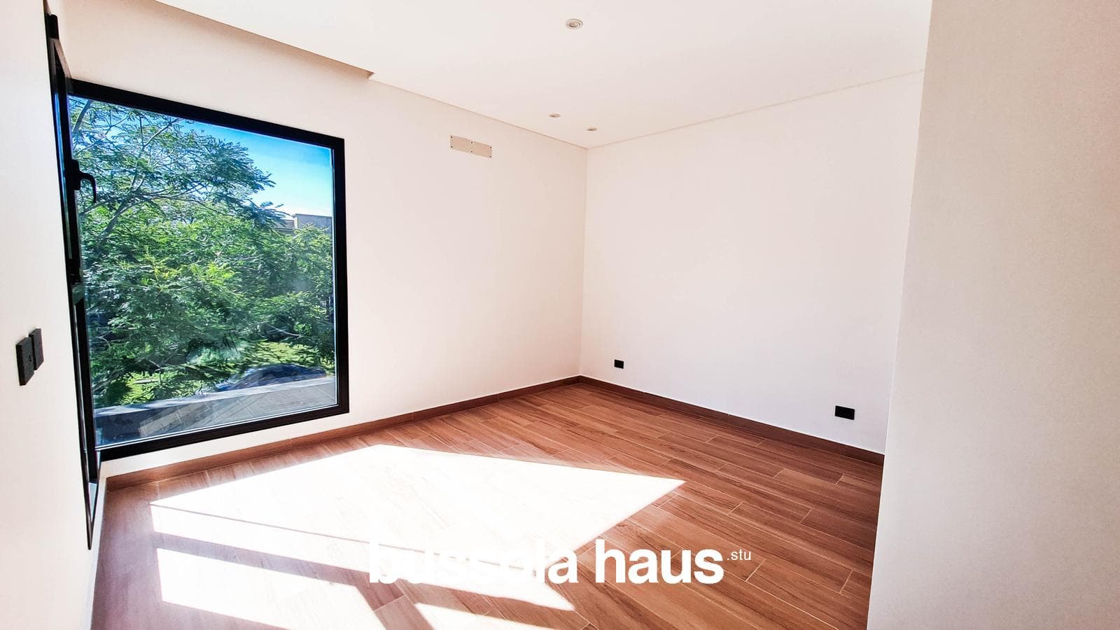 5-room house for sale with a large pond in Vistas Puertos Escobar