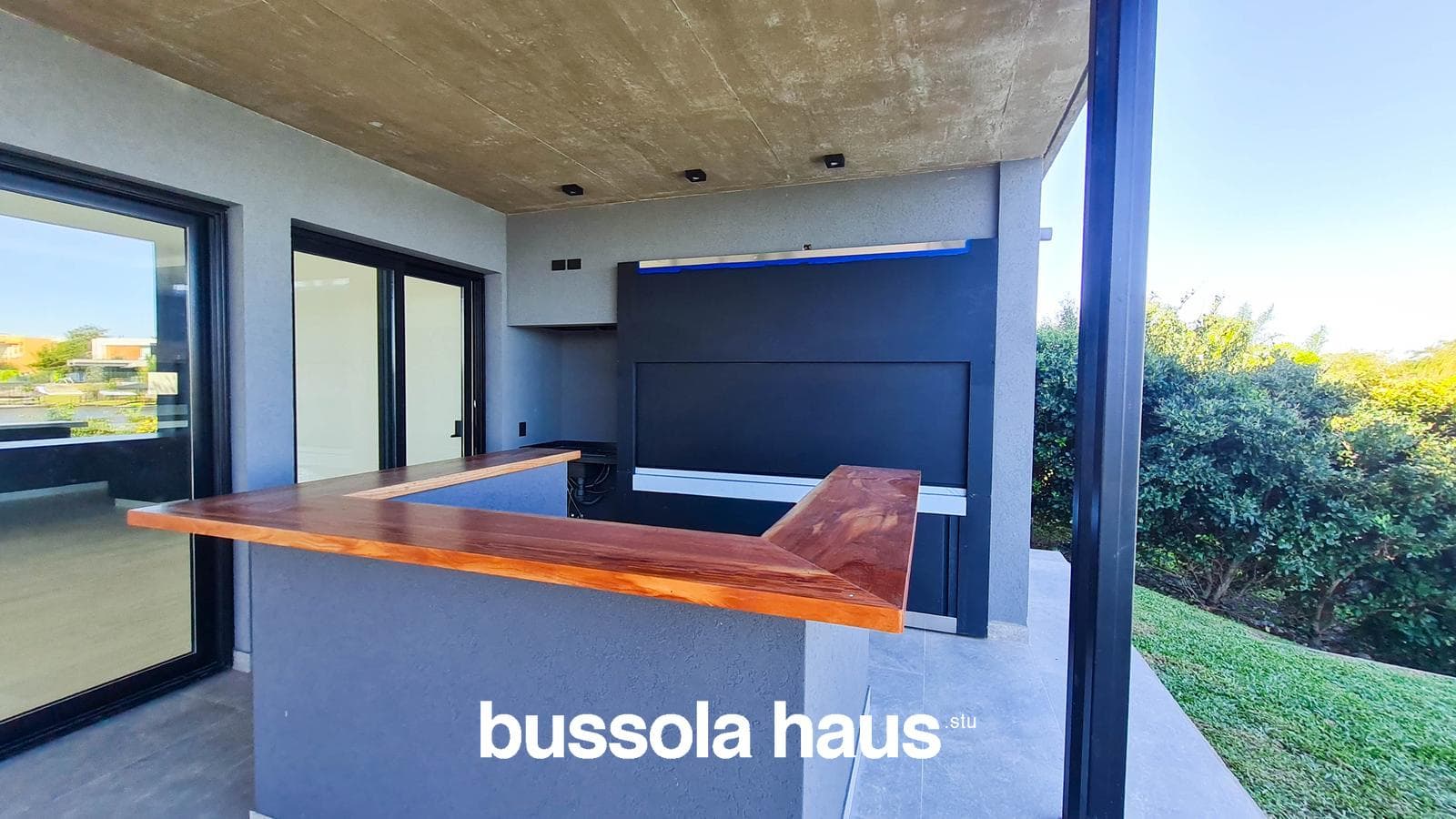 5-room house for sale with a large pond in Vistas Puertos Escobar