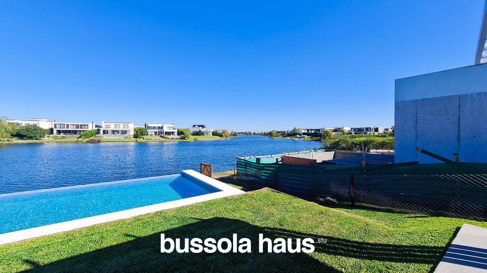 5-room house for sale with a large pond in Vistas Puertos Escobar