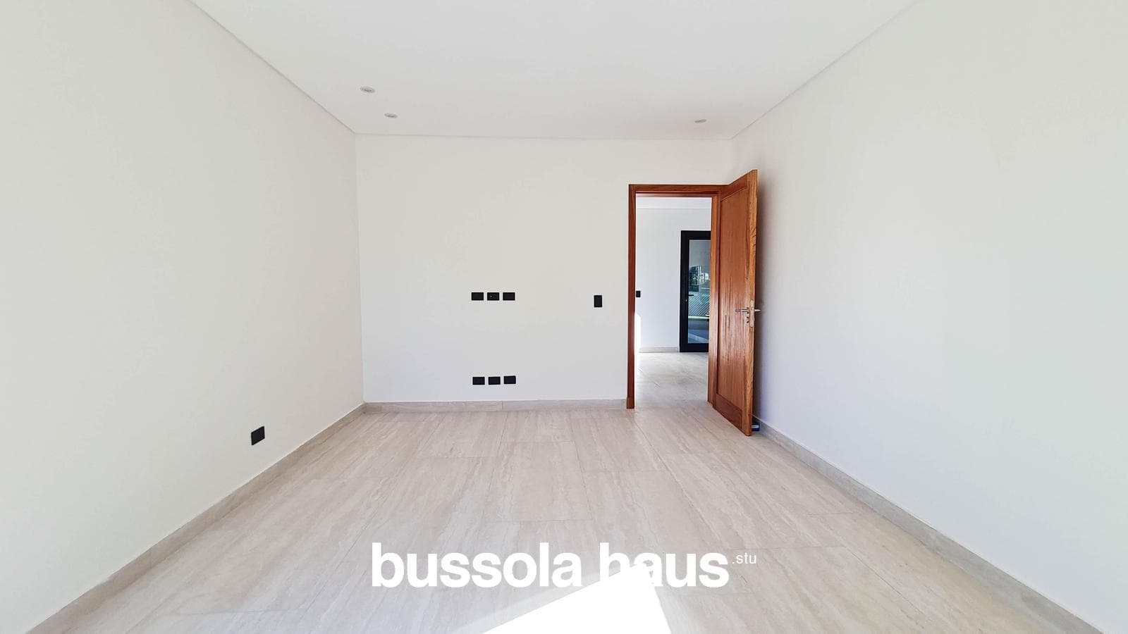 5-room house for sale with a large pond in Vistas Puertos Escobar
