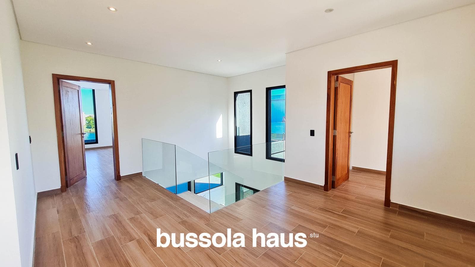 5-room house for sale with a large pond in Vistas Puertos Escobar