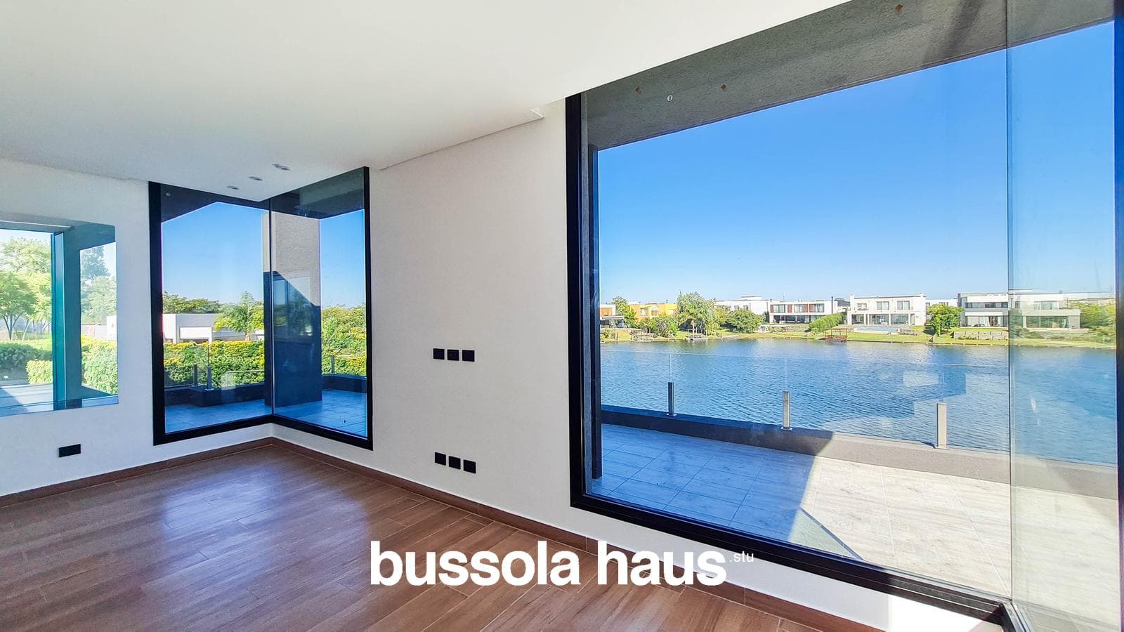 5-room house for sale with a large pond in Vistas Puertos Escobar