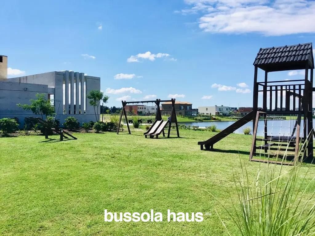 4-Bedroom House for Sale in Los Castaños