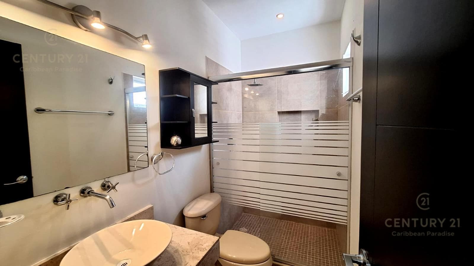 3-Bedroom Furnished House for Rent in Residencial La Joya Esmeralda, Playa del Carmen P4608