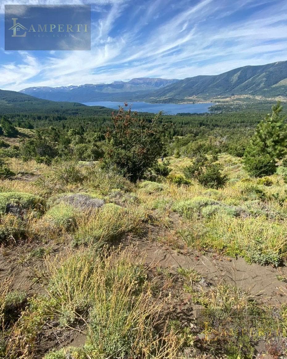 Lot with a view of Lake Lolog in the Kaleuche neighborhood