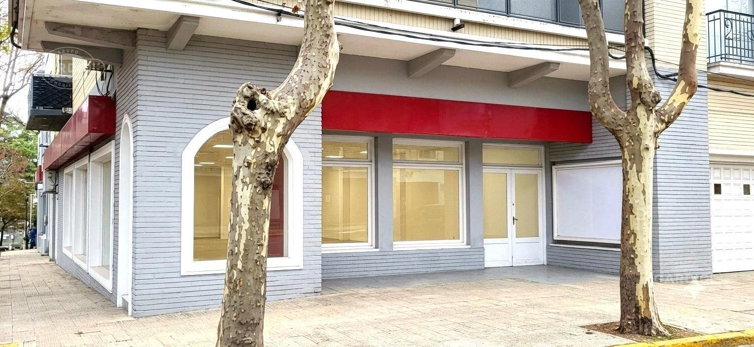 Commercial Space for Rent on the Avenue