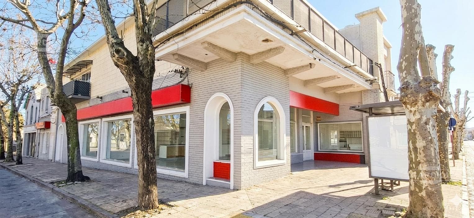 Commercial Space for Rent on the Avenue