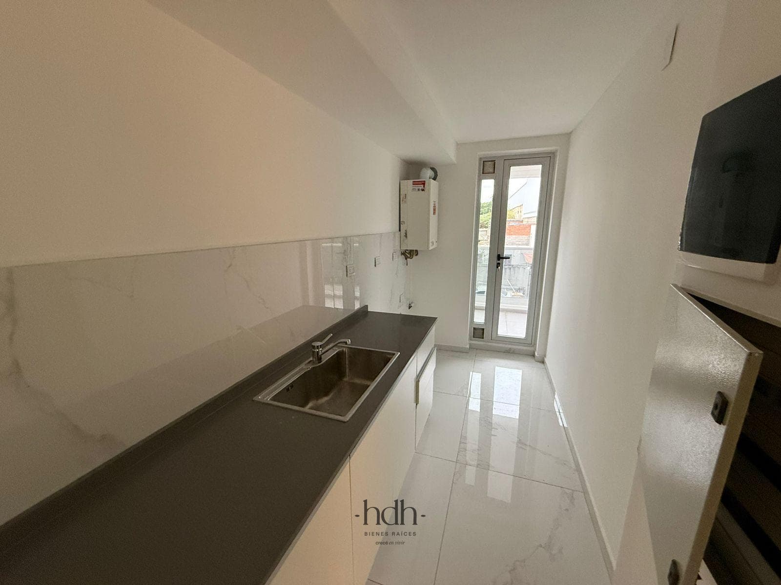 2-Bedroom, 2-Bathroom Apartment for Sale with High-End Amenities in Alto Alberdi