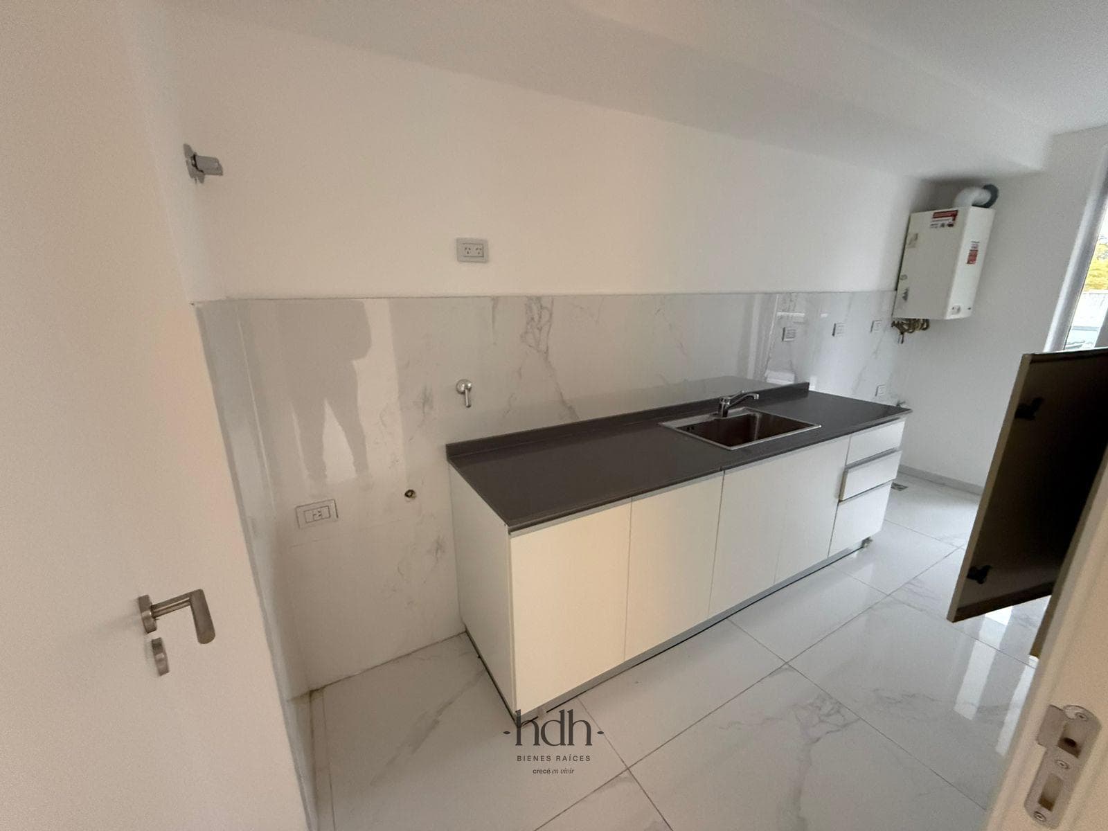 2-Bedroom, 2-Bathroom Apartment for Sale with High-End Amenities in Alto Alberdi