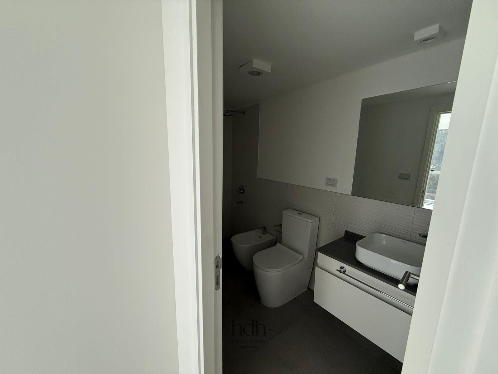 2-Bedroom, 2-Bathroom Apartment for Sale with High-End Amenities in Alto Alberdi