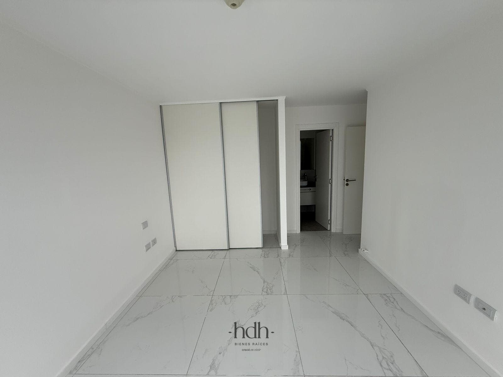 2-Bedroom, 2-Bathroom Apartment for Sale with High-End Amenities in Alto Alberdi