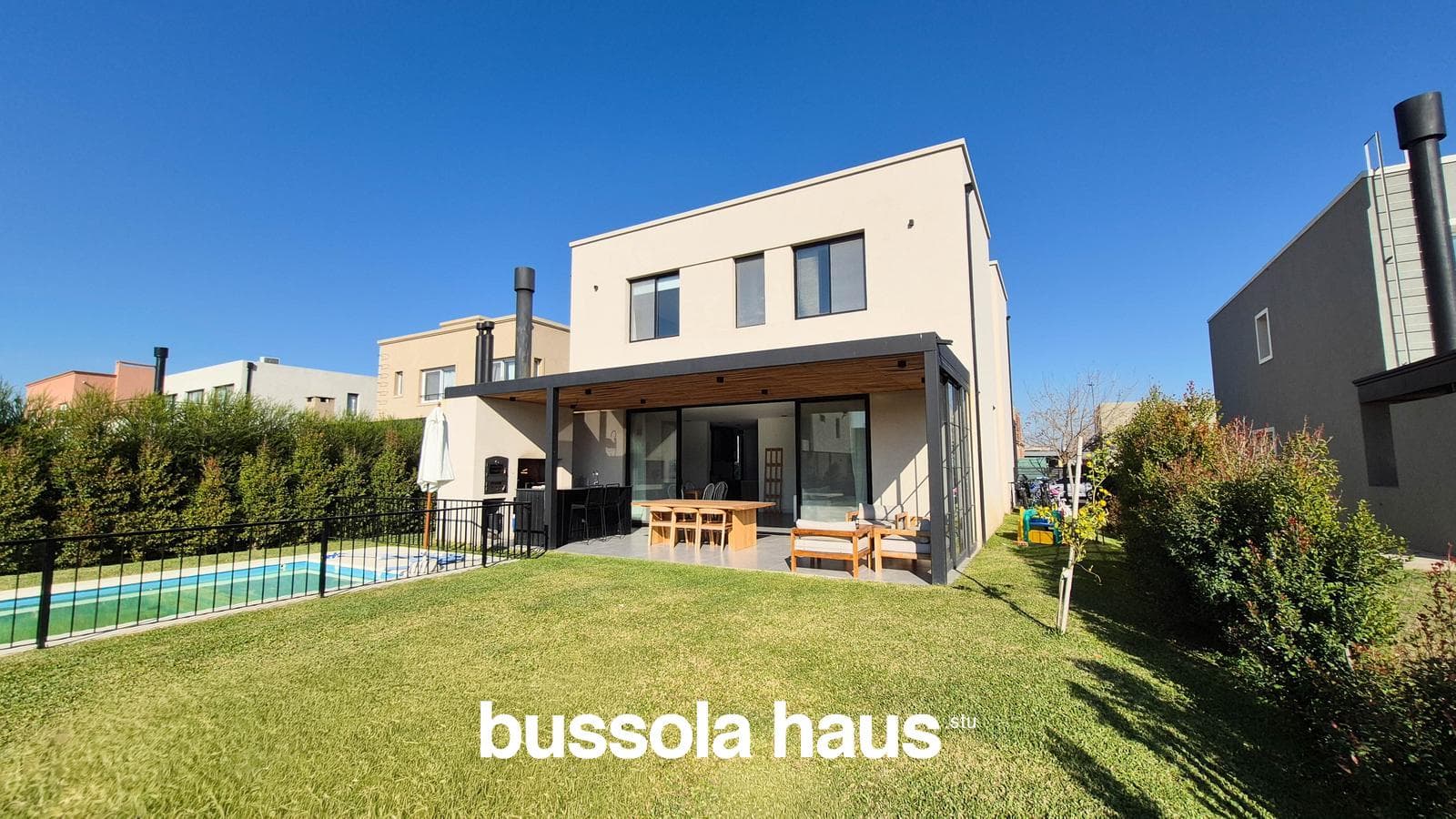 6-room house for sale with a pool in Araucarias, Puertos Escobar