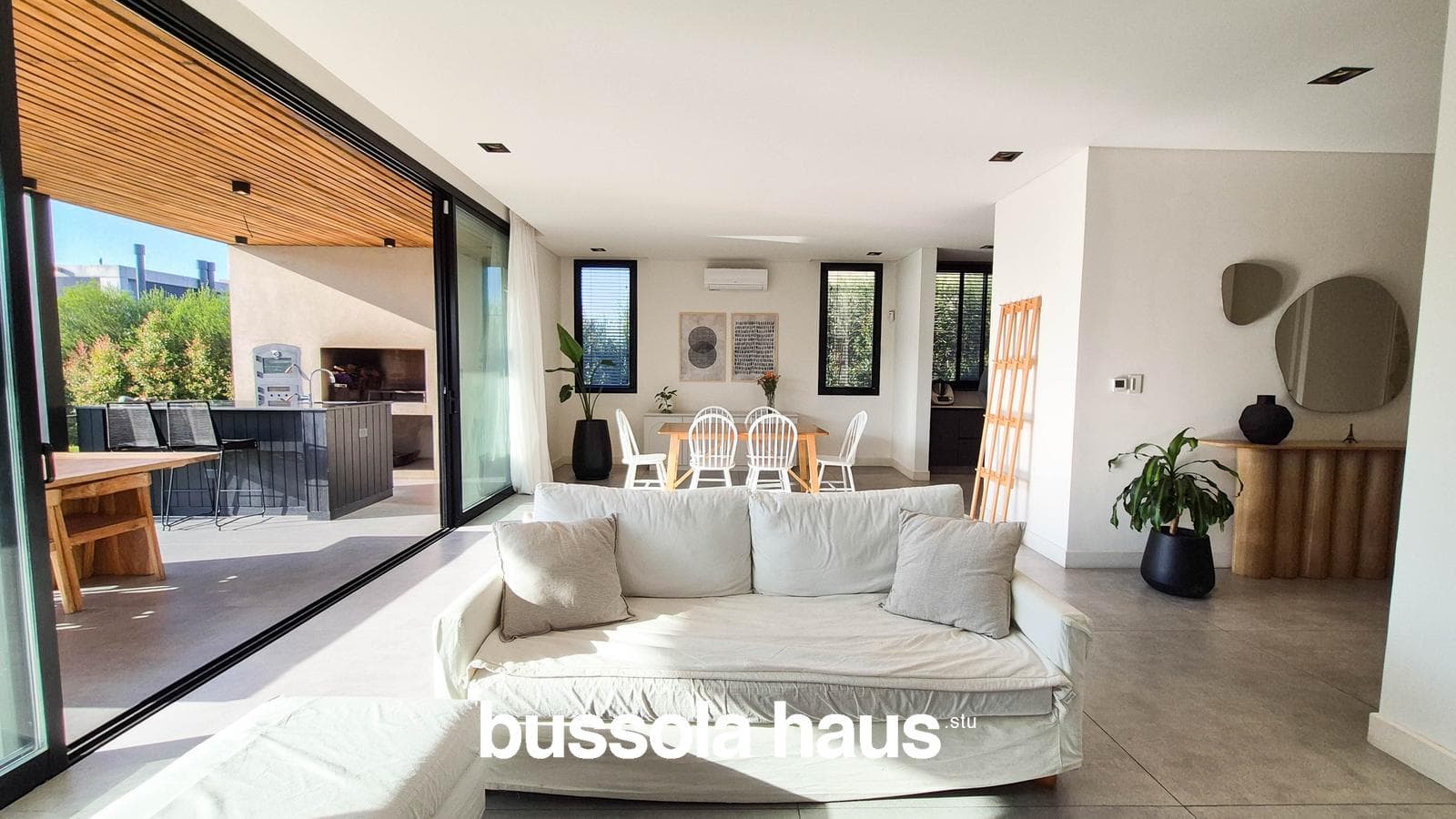 6-room house for sale with a pool in Araucarias, Puertos Escobar