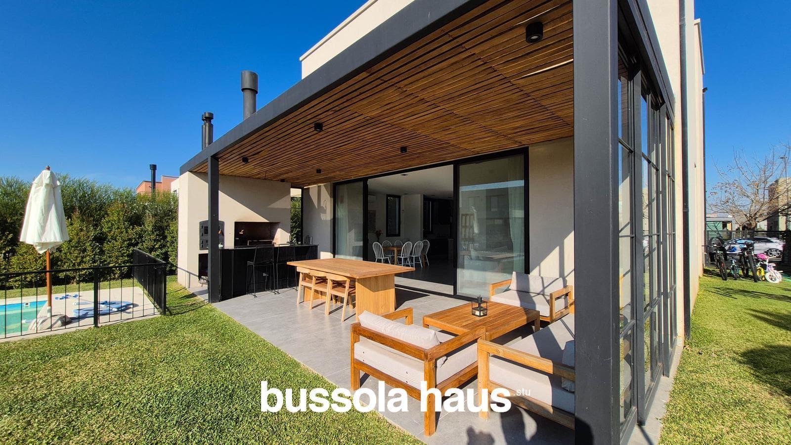 6-room house for sale with a pool in Araucarias, Puertos Escobar