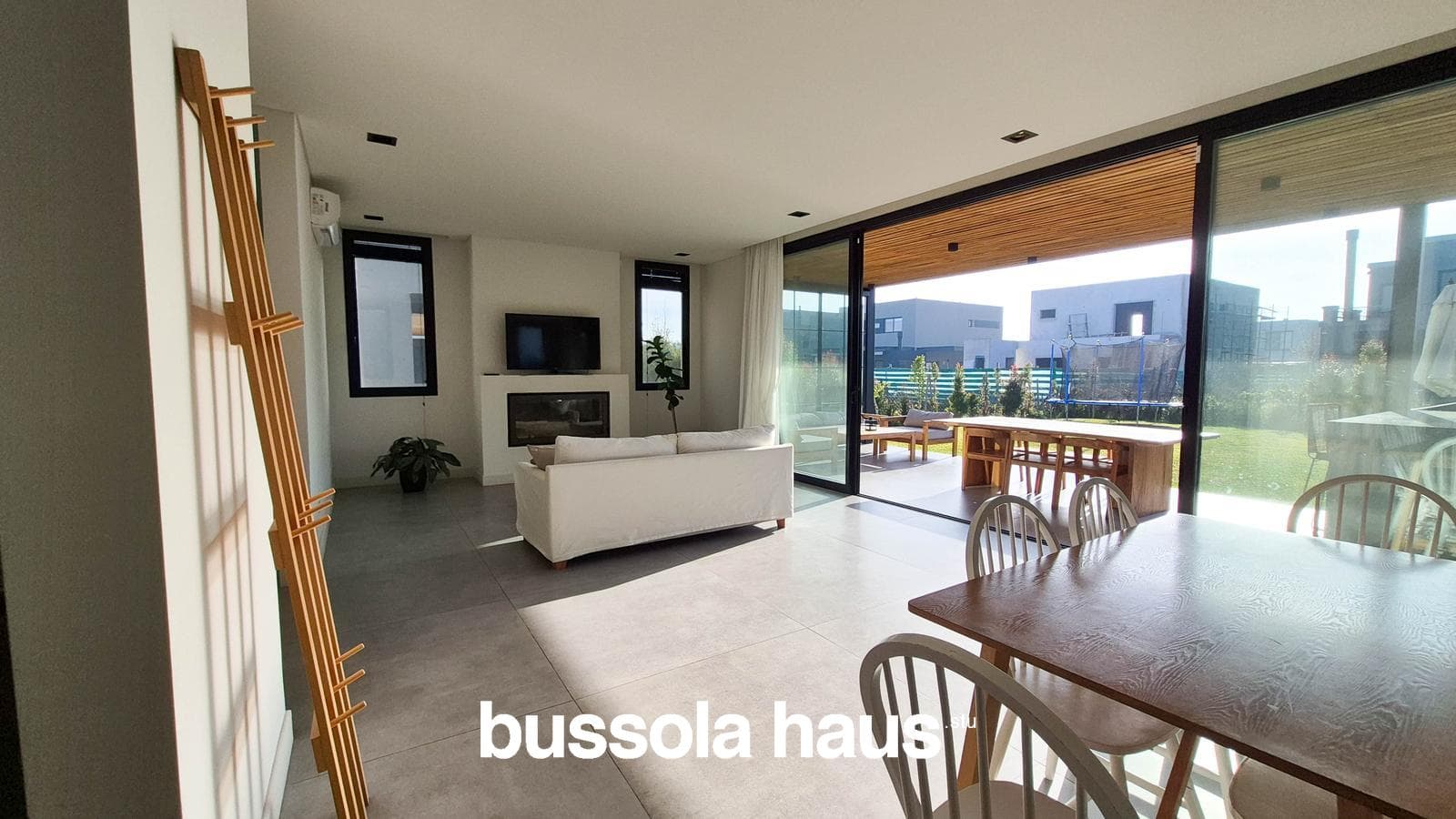 6-room house for sale with a pool in Araucarias, Puertos Escobar