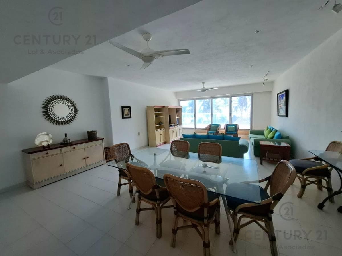 Beachfront apartment at Club Playamar II, Barra Diamante, Acapulco