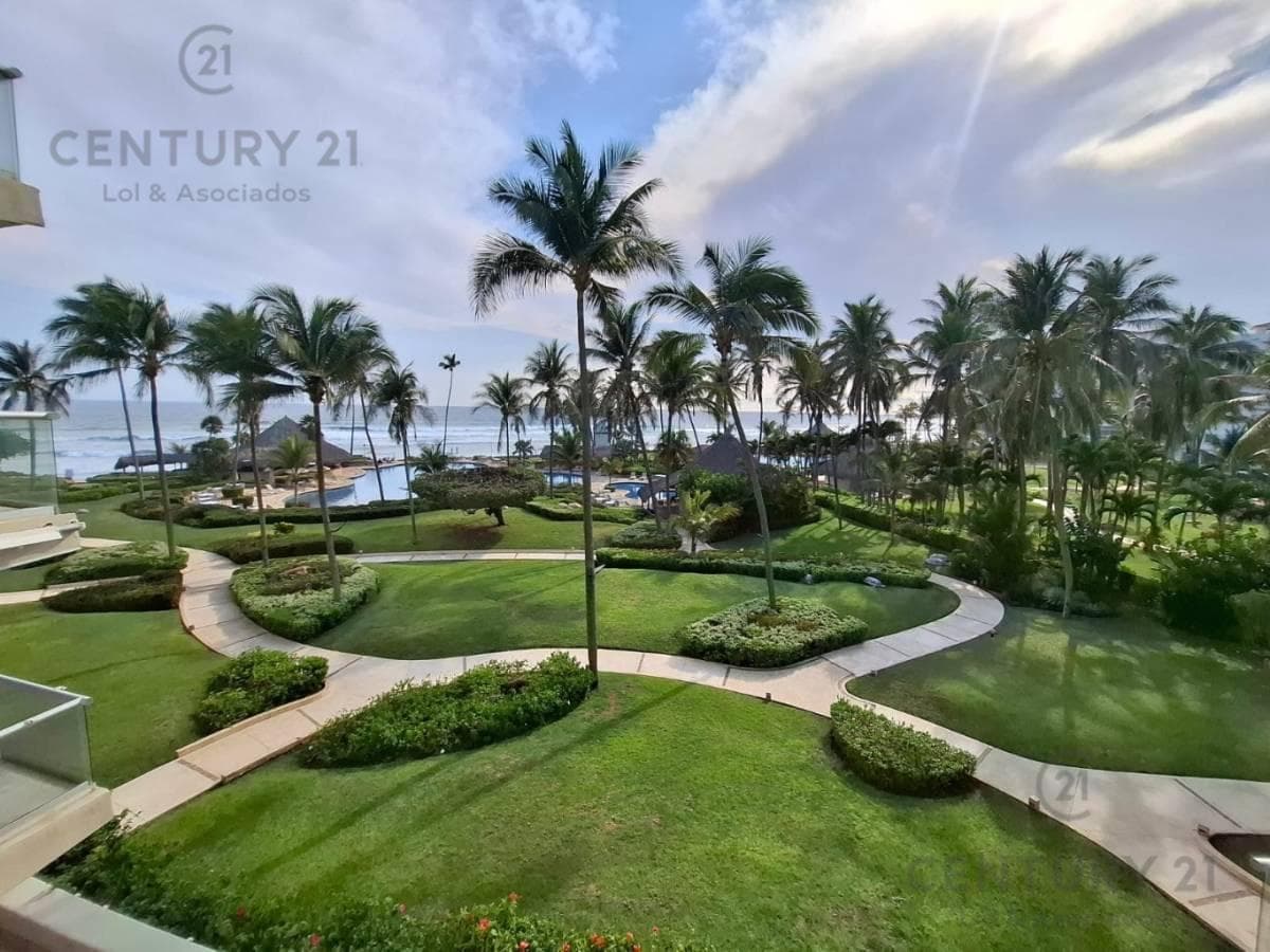 Beachfront apartment at Club Playamar II, Barra Diamante, Acapulco