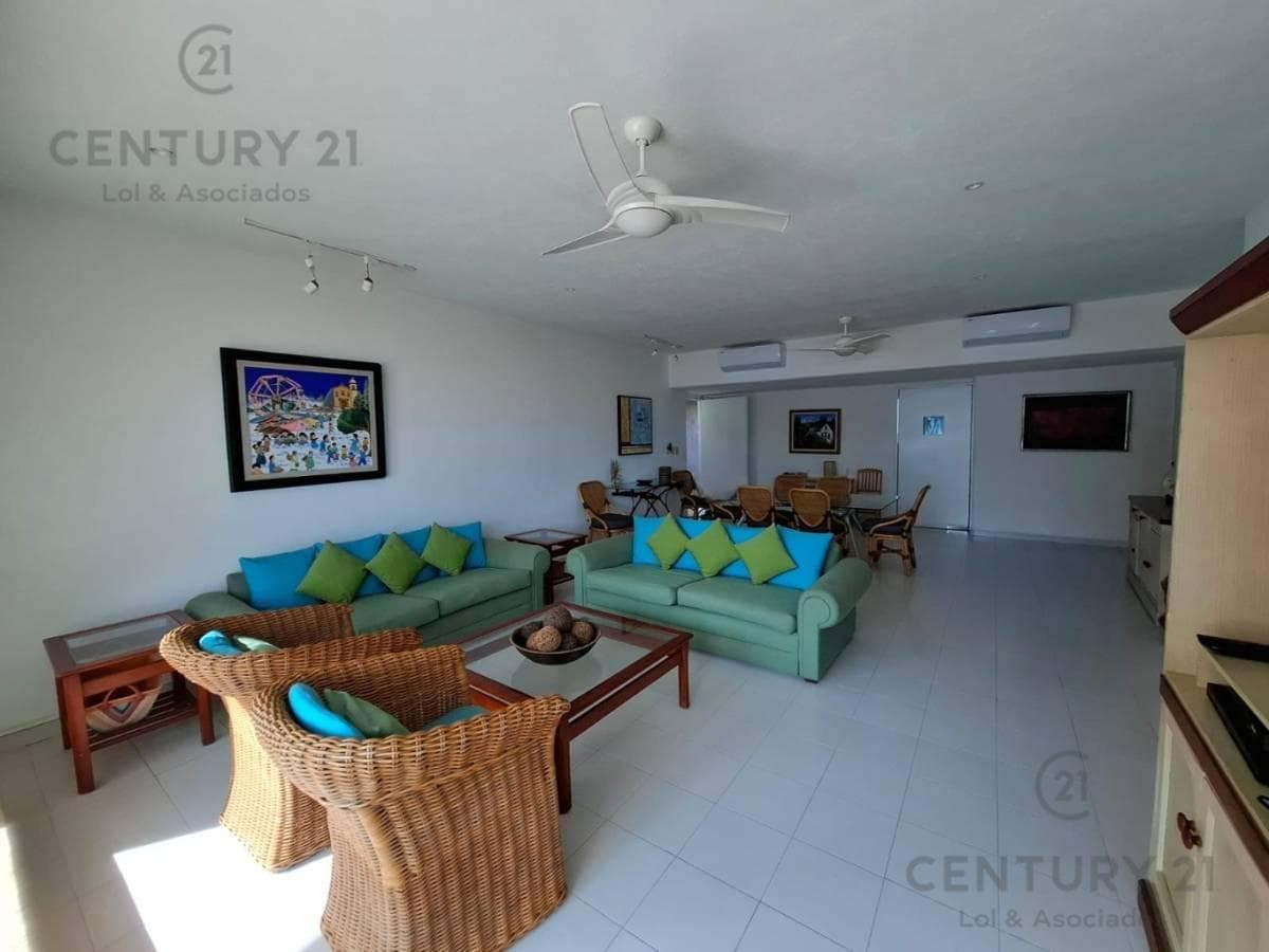 Beachfront apartment at Club Playamar II, Barra Diamante, Acapulco