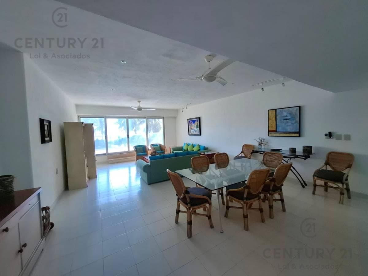 Beachfront apartment at Club Playamar II, Barra Diamante, Acapulco