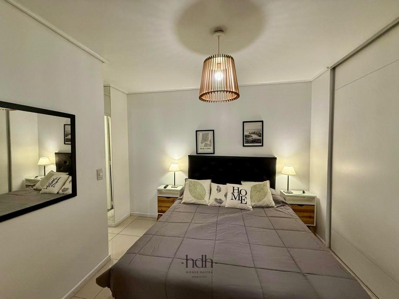 1-bedroom, 1-bathroom apartment with a balcony and a new terrace in Córdoba