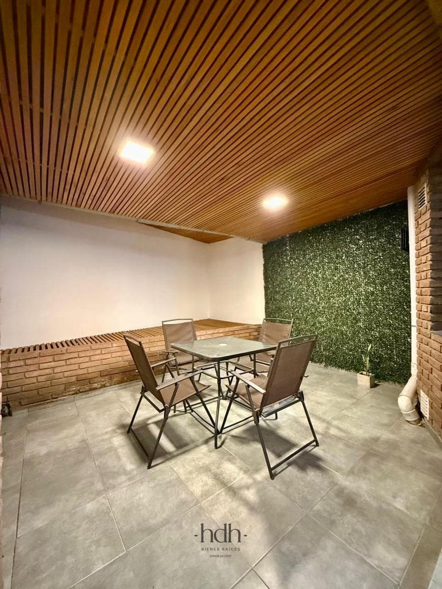 1-bedroom, 1-bathroom apartment with a balcony and a new terrace in Córdoba