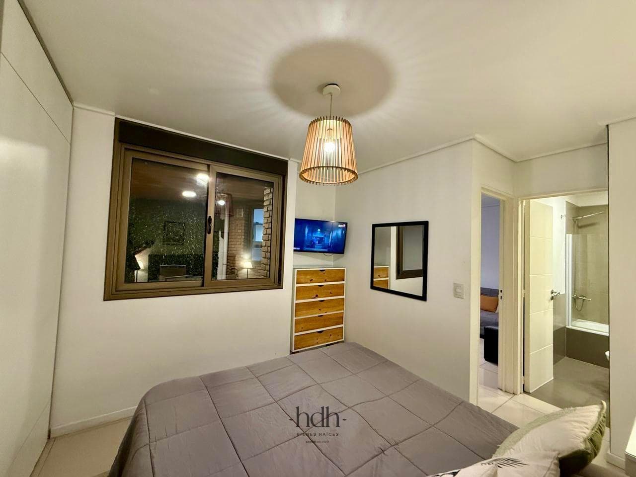 1-bedroom, 1-bathroom apartment with a balcony and a new terrace in Córdoba