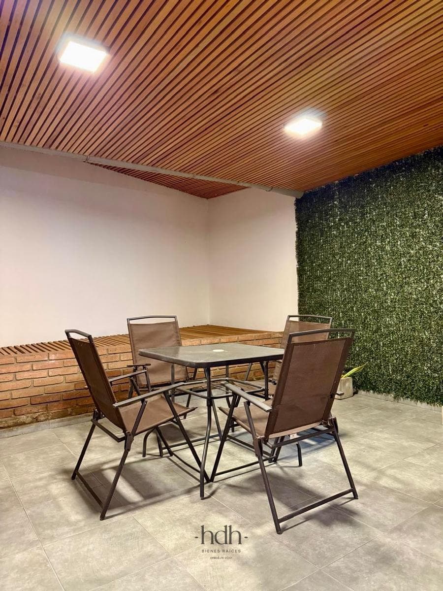 1-bedroom, 1-bathroom apartment with a balcony and a new terrace in Córdoba
