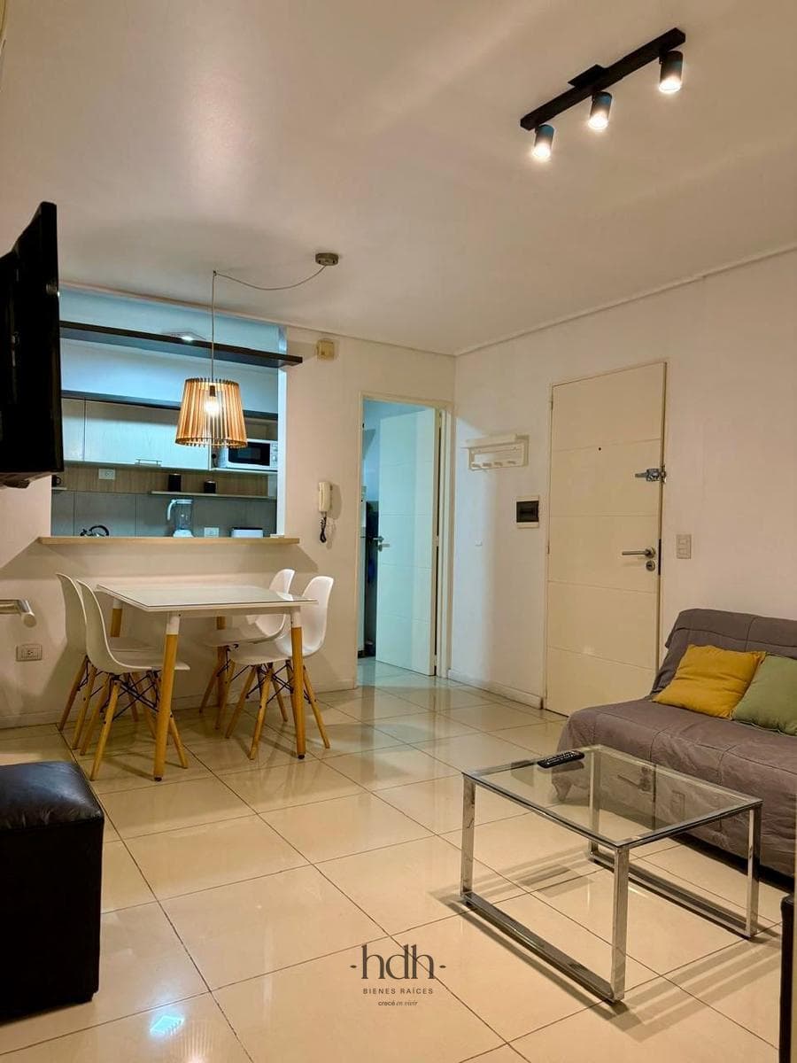 1-bedroom, 1-bathroom apartment with a balcony and a new terrace in Córdoba
