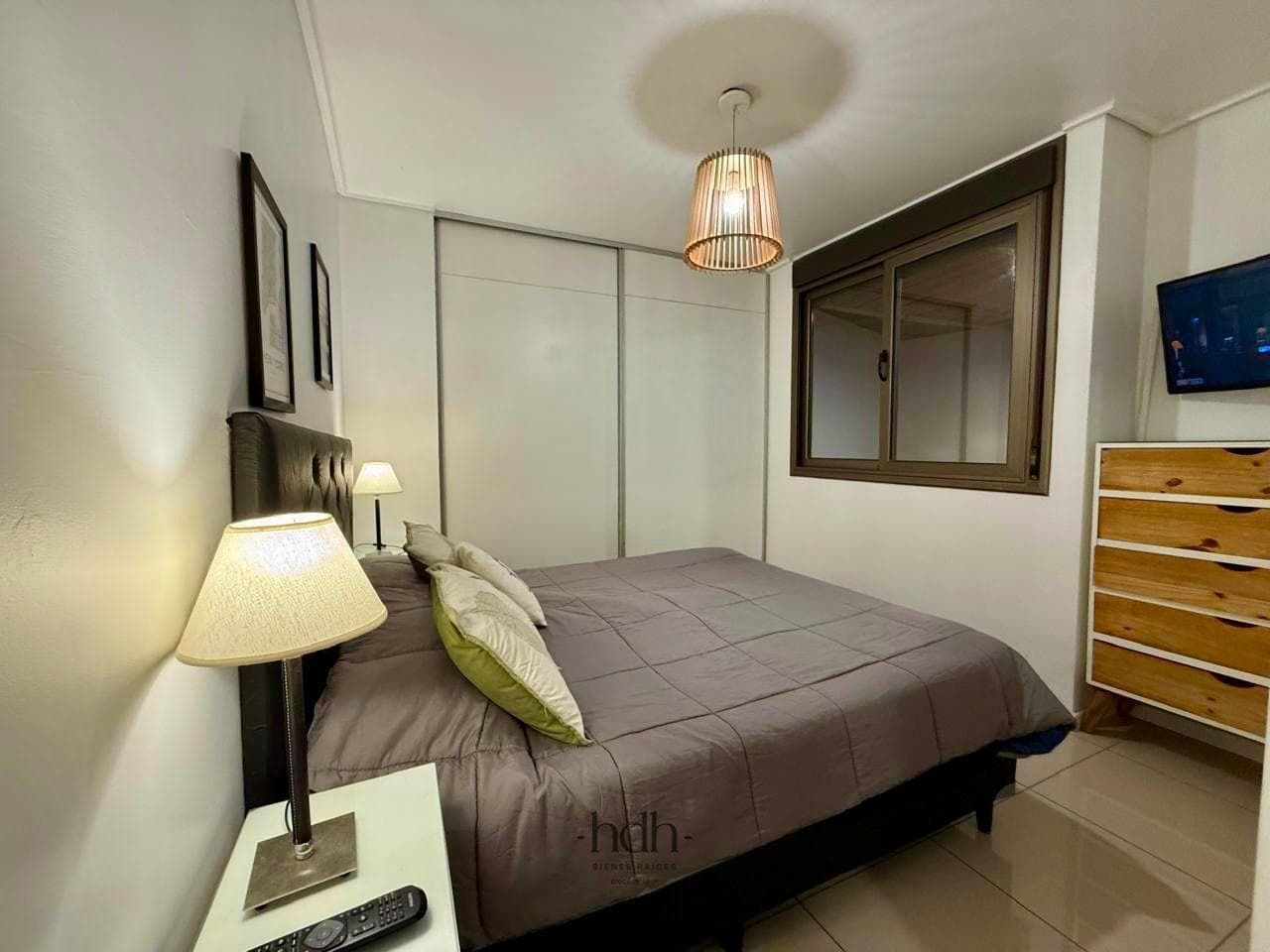 1-bedroom, 1-bathroom apartment with a balcony and a new terrace in Córdoba