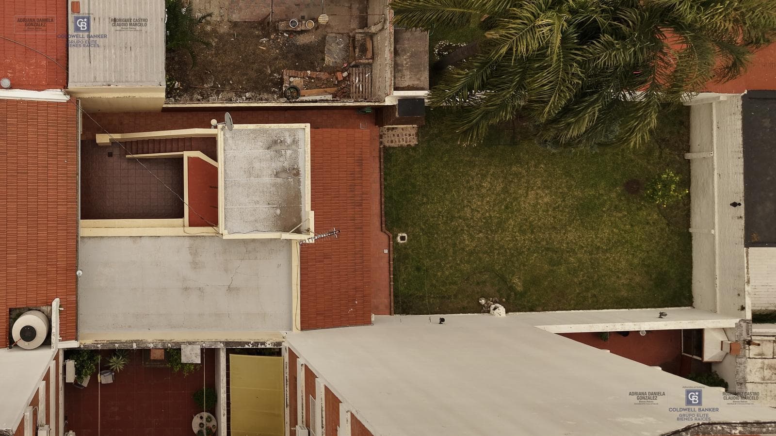 4-ROOM HOUSE FOR SALE ON ITS OWN LOT WITH YARD, GRILL, AND GARAGE IN DEVOTO